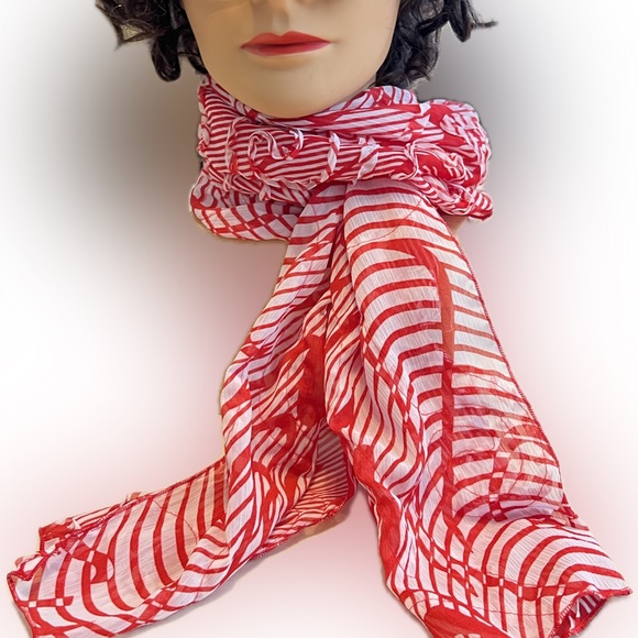 🇮🇹🎉Fun Textured Larioseta Oblong Scarf — Red & White | 9”W x 62”L - Picture 12 of 16